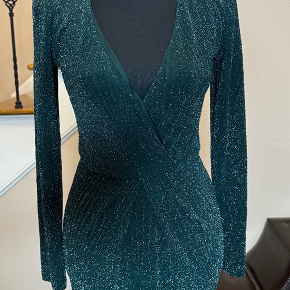 160-EUC Green glitzy dress - Picture 3 of 5